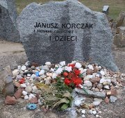 Gedenkstein für den Arzt, Pädagogen, Schriftsteller und Freund der Kinder Janusz Korczak